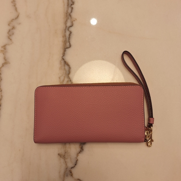 NWT Coach Rose Zip Wristlet Wallet w/ Strap - Picture 2 of 3